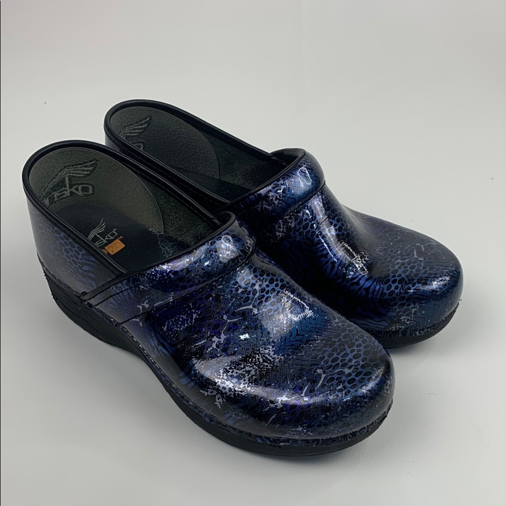 Dansko XP20 metallic marble Blue Clogs Slip on work shoes size 41 Slip resistant